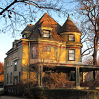 house, retro house, vintage house, old cottage house, single family house, Victorian style house, architecture photo, building, free stock photos, free images, royalty-free image