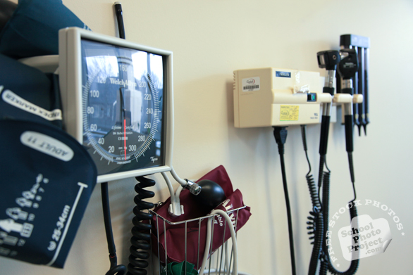otoscope, auriscope, blood pressure meter, sphygmomanometer, ophthalmoscope, fundoscopy, medical equipment, doctor tools, free stock photo, picture, free images download, stock photography, royalty-free image
