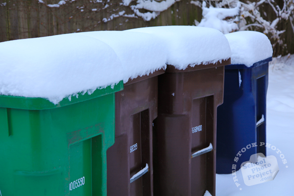trash bin, dumpsters, recycle bin, waste container, disposal bin, daily objects, free stock photo, picture, free images download, stock photography, royalty-free image