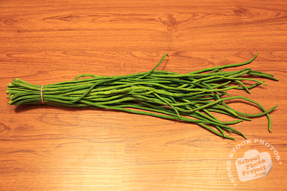 long beans, yardlong bean, pea bean, snake bean, vegetable, fresh veggie, vegetable photo, free stock photo, free picture, stock photography, royalty-free image
